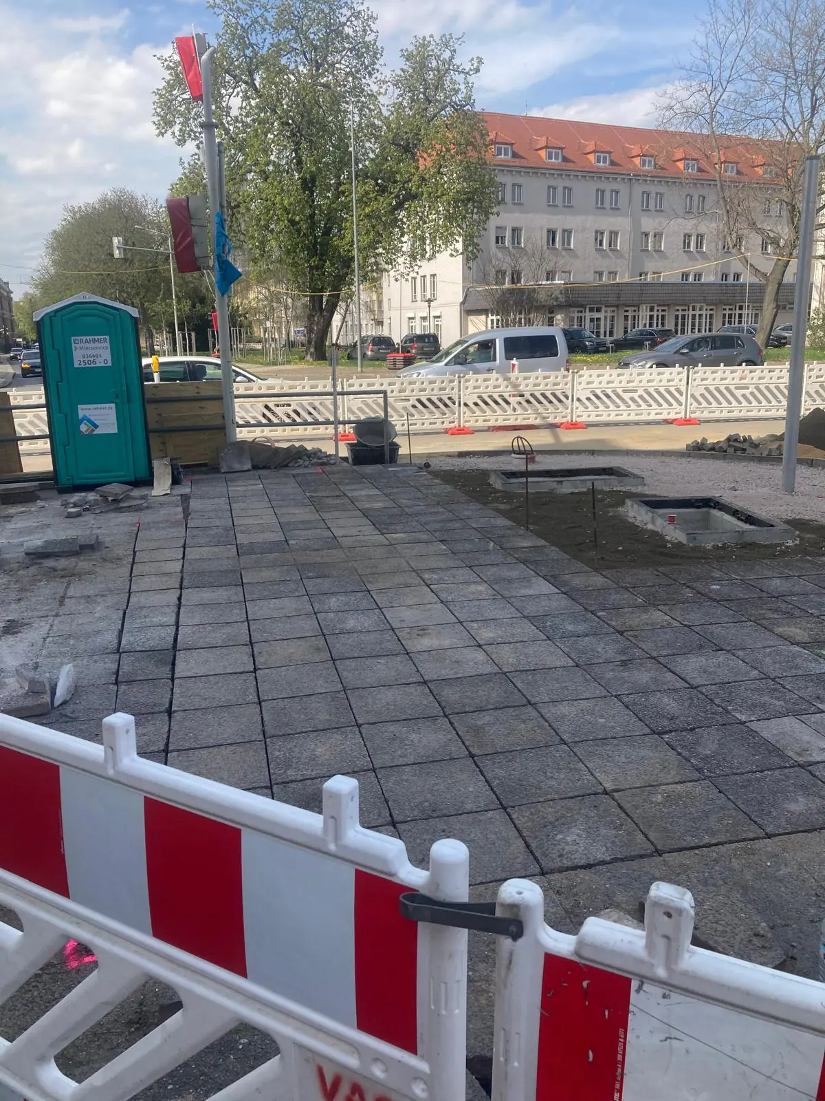Neu verlegte Pflasterfläche nach Tiefbauarbeiten